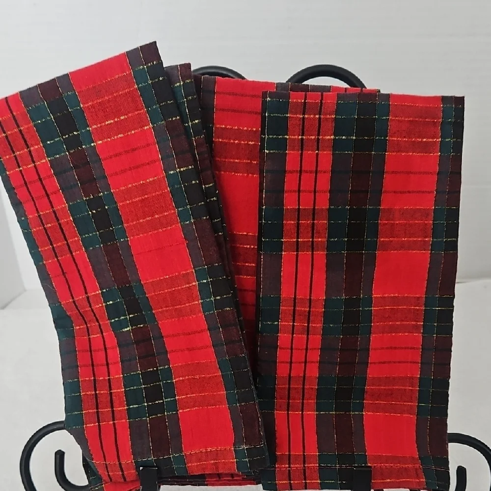 Crate & Barrel Vintage Plaid Red Green Gold Metallic Placemats Napkins Set of 4
